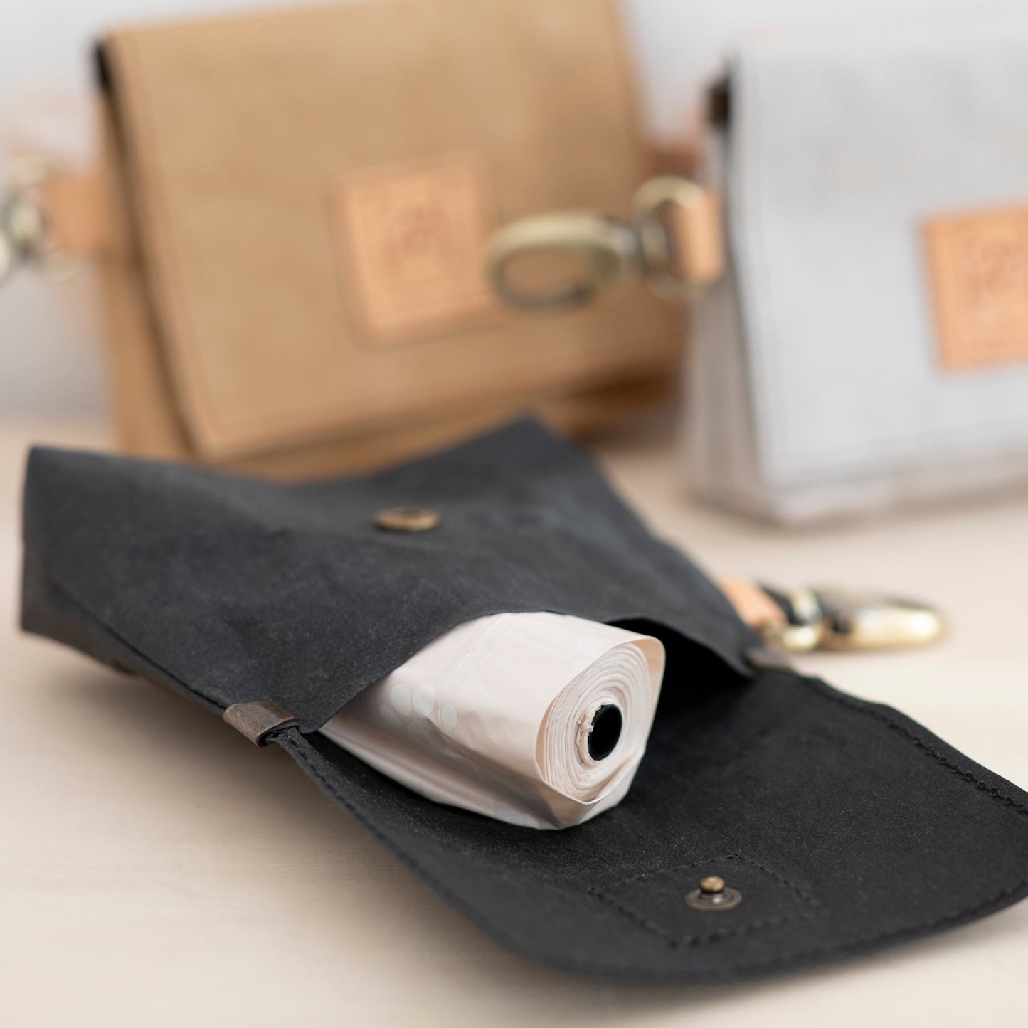 Oliviero - Poop Bag Holder by 2.8