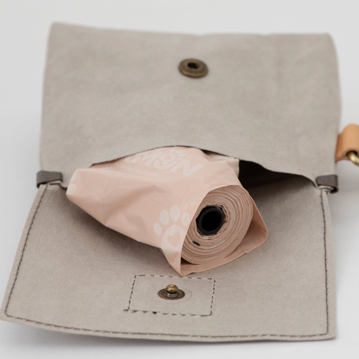 Oliviero - Poop Bag Holder by 2.8