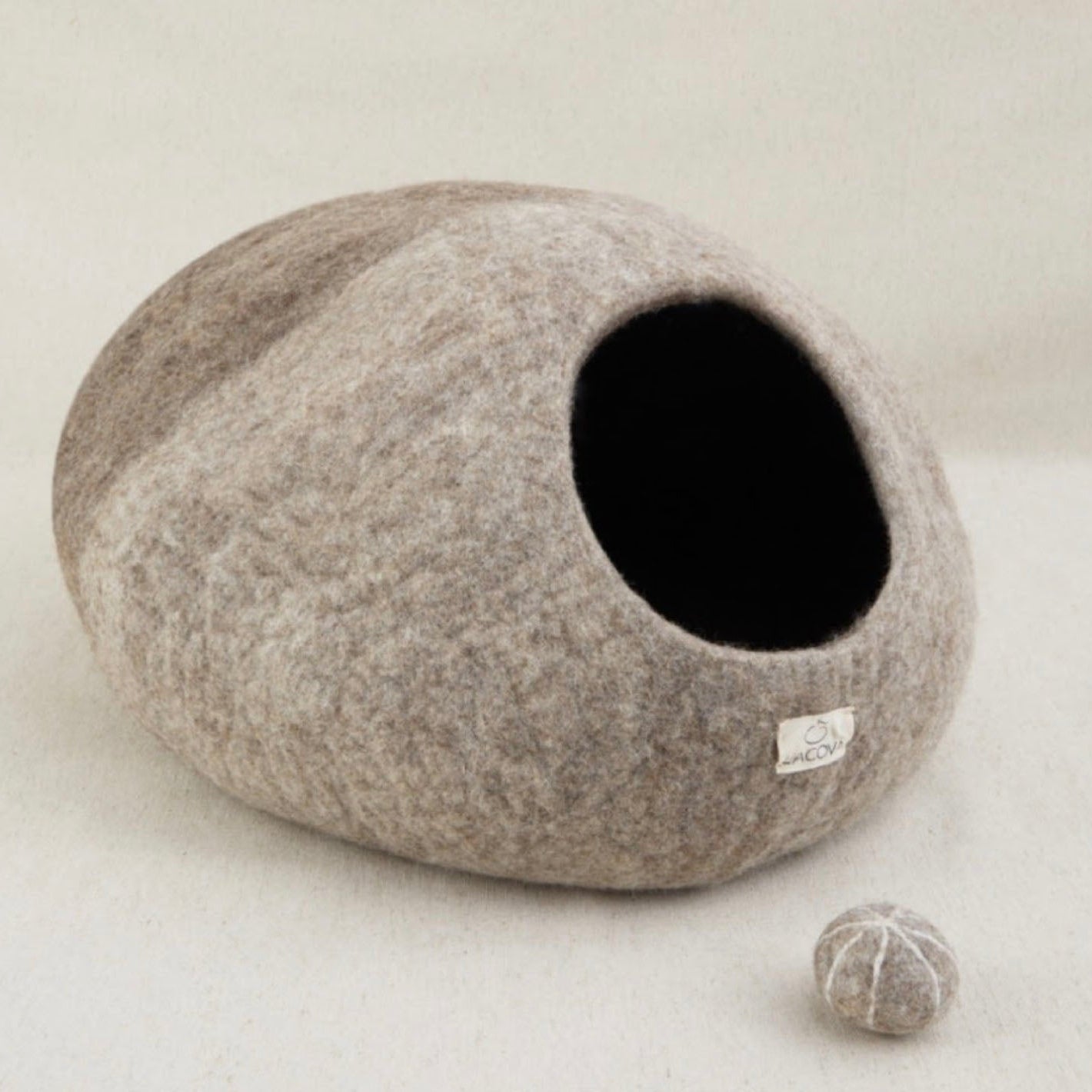Lacova Limited Edition - Cat Furniture by Mishum